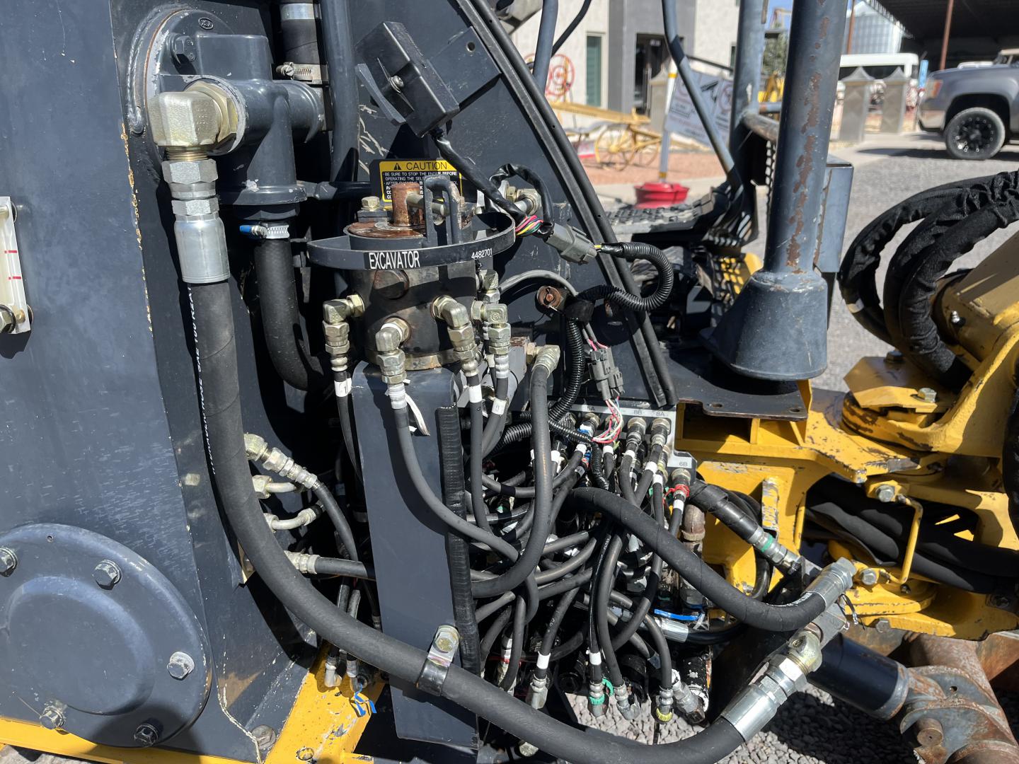 ./imagenes/INVOICE/2019/15056/JOHN DEERE 27C (11).JPG